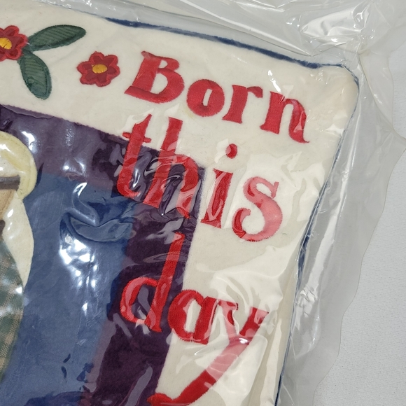 Jim Shore 4003304 Nativity Scene Pillow - Picture 6 of 14